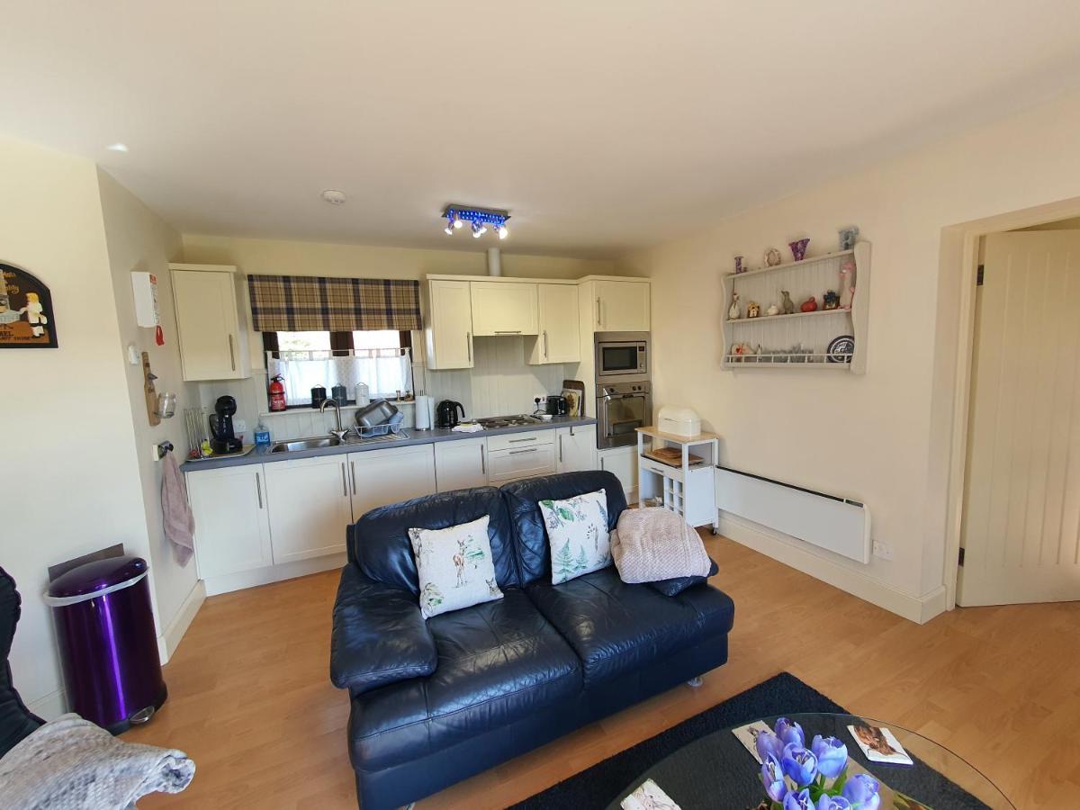 Lindas Retreats Self Catering Accommodation 1 Bedroom Cottage Or 3 Bedroom House Tomintoul Bagian luar foto