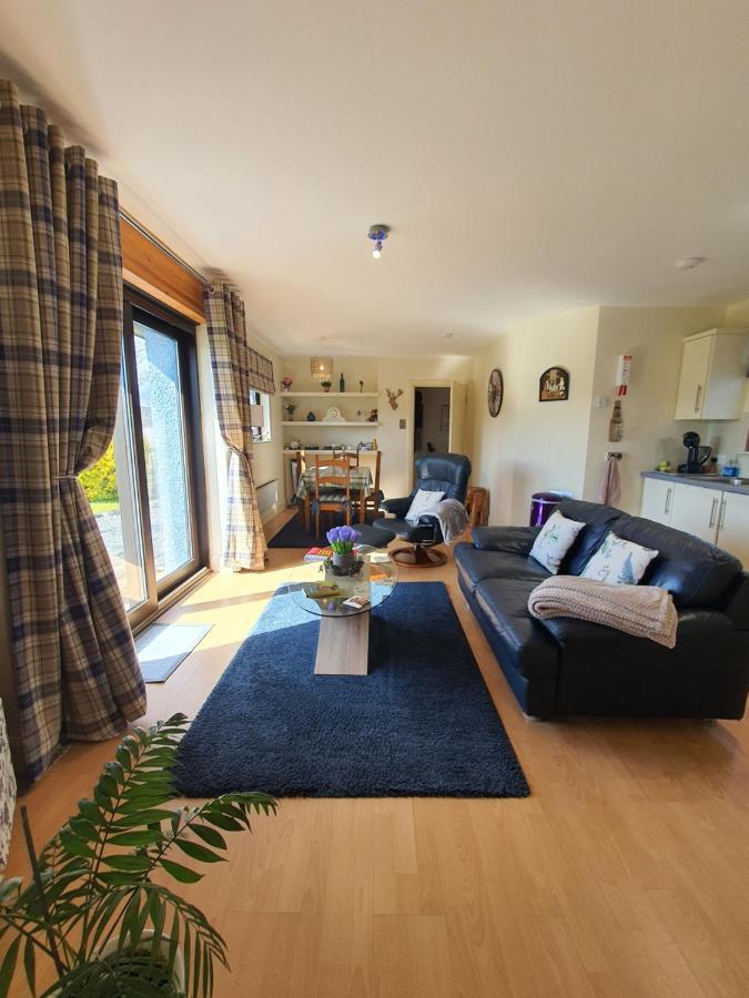 Lindas Retreats Self Catering Accommodation 1 Bedroom Cottage Or 3 Bedroom House Tomintoul Bagian luar foto